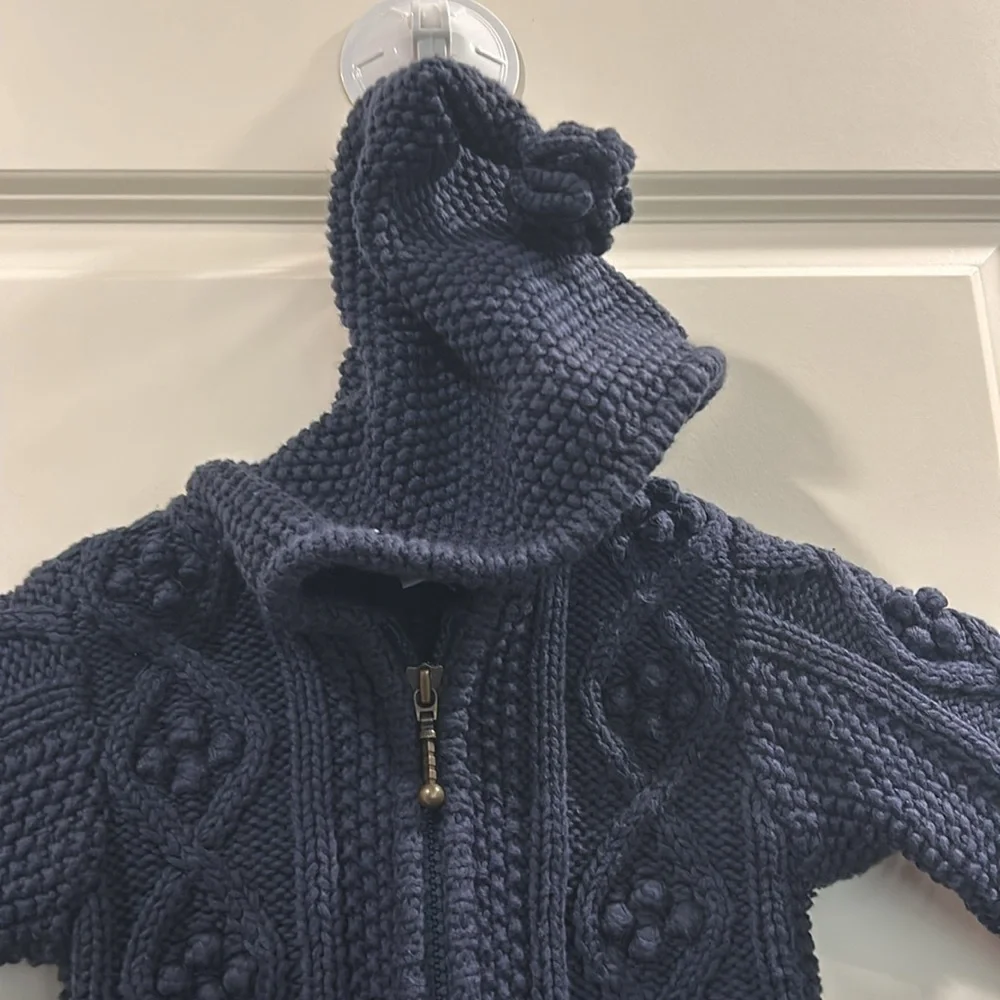 𝅺Old Navy Knitted ZipUp Hooded sweater jacket w/lovely knit patterns size 3-6M
